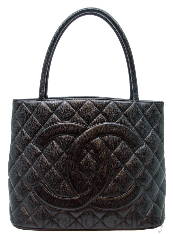 imgrc0082768337 CHANEL Reprint Tote Caviar Skin Matelasse Black