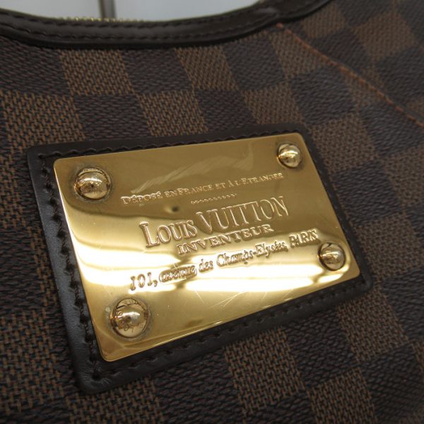 imgrc0083012570 LOUIS VUITTON Thames PM Damier Shoulder Bag