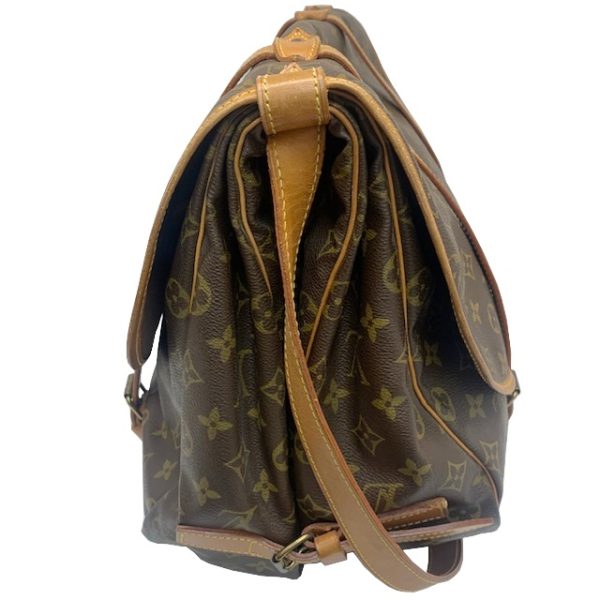 imgrc0083650799 Louis Vuitton Saumur 43 Shoulder Bag Monogram Canvas Brown