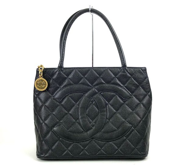 imgrc0084876598 Chanel Caviar Skin Matelasse Reproduction Tote Bag Black