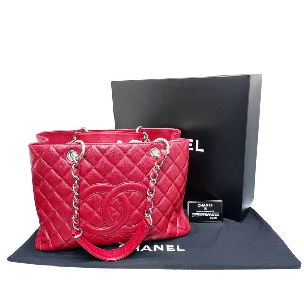 imgrc0085215420 CHANEL GST Chain Tote Caviar Skin Red Silver Hardware