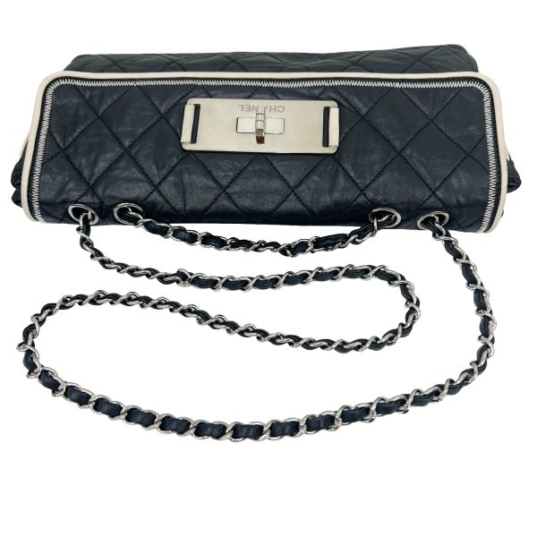 imgrc0085911682 CHANEL Chain Shoulder Bag Matelasse Calf Black Silver Hardware