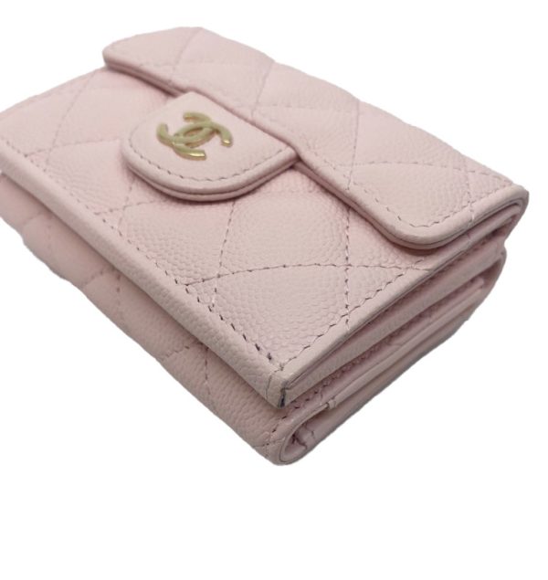 imgrc0086994363 CHANEL Matelasse Compact Wallet Caviar Skin Pink