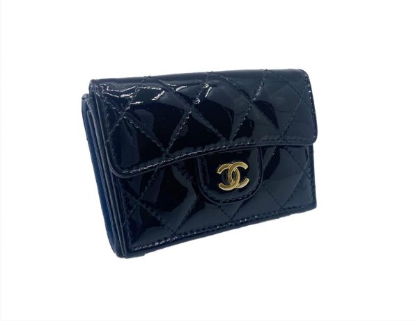 imgrc0087415864 CHANEL Classic Small Flap Wallet Enamel Black