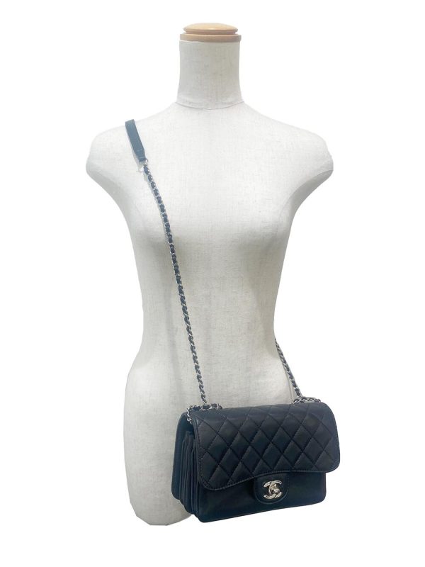 imgrc0087547158 CHANEL Matelasse Accordion Chain Shoulder Bag Lambskin Black