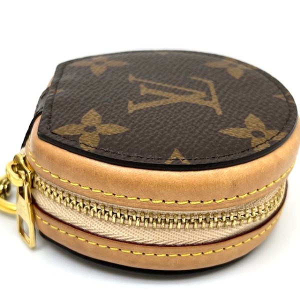 imgrc0087657737 LOUIS VUITTON Etuit Earphones Monogram Earphone Case