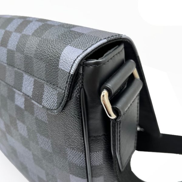 imgrc0088132858 LOUIS VUITTON District PM Shoulder Bag Damier Graphite Pixel