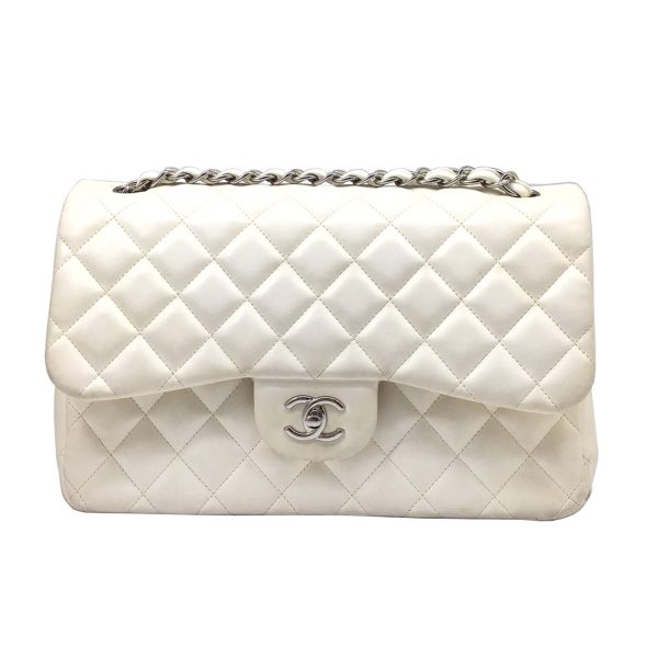 imgrc0090452464 CHANEL Matelasse Double Chain Shoulder Bag Lambskin Popular White