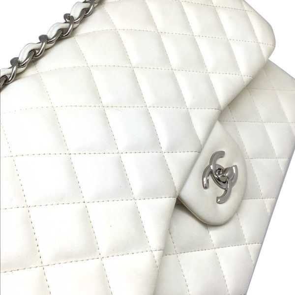 imgrc0090452467 CHANEL Matelasse Double Chain Shoulder Bag Lambskin Popular White