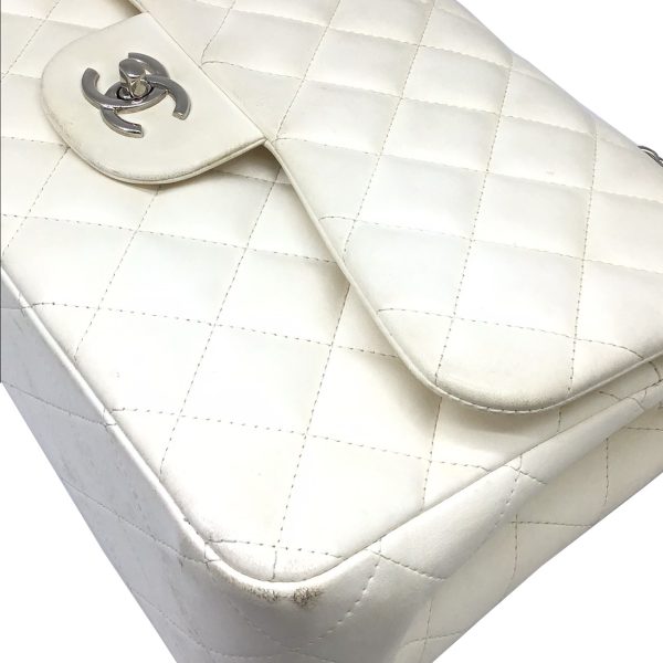 imgrc0090452469 CHANEL Matelasse Double Chain Shoulder Bag Lambskin Popular White