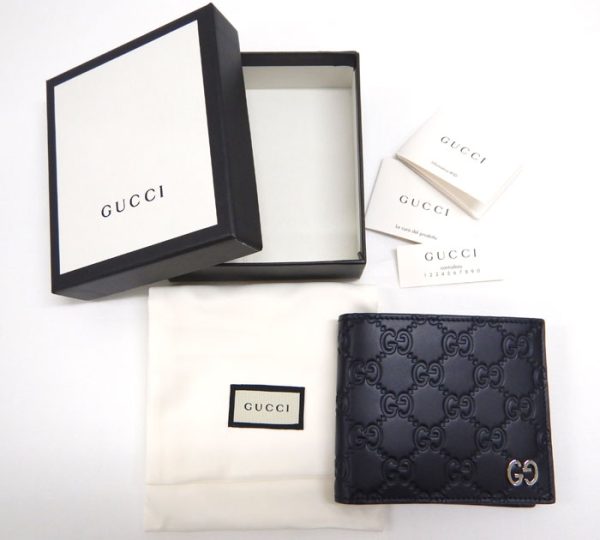 imgrc0090616638 Gucci GG Pattern Bifold Wallet Striped Leather Navy