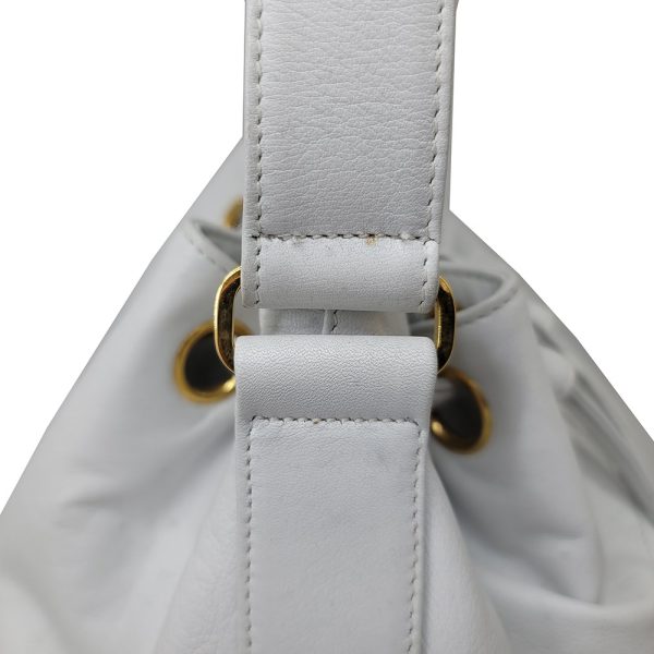 imgrc0090777128 CHANEL Drawstring Shoulder Bag Leather White