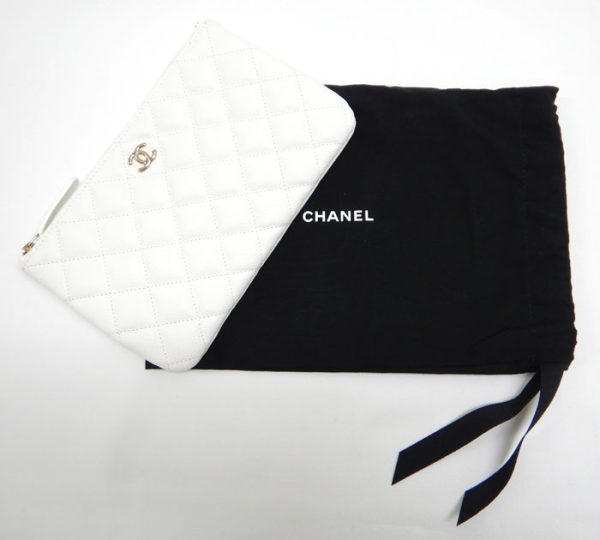 imgrc0091025093 Chanel Matelasse Caviar Skin Pouch White