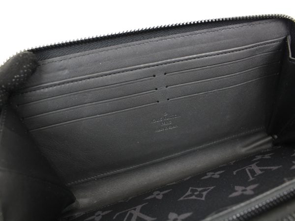 imgrc0091165068 Louis Vuitton Trunk Zippy Wallet Black Gray