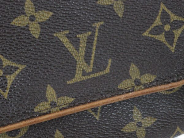 imgrc0091675463 Louis Vuitton Pochette Twin PM Shoulder Bag Brown