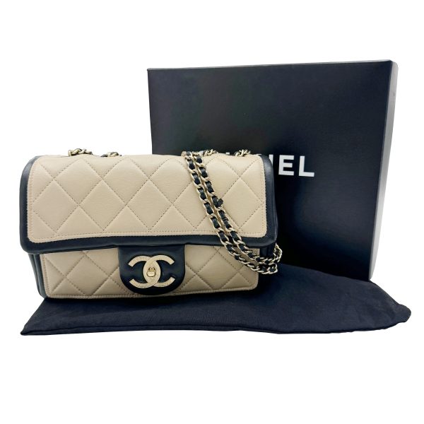 imgrc0092672236 CHANEL Matelasse Chain Shoulder Bag Bicolor Leather Beige Black