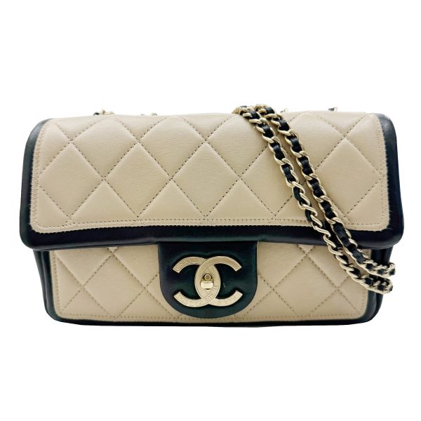 imgrc0092672460 CHANEL Matelasse Chain Shoulder Bag Bicolor Leather Beige Black