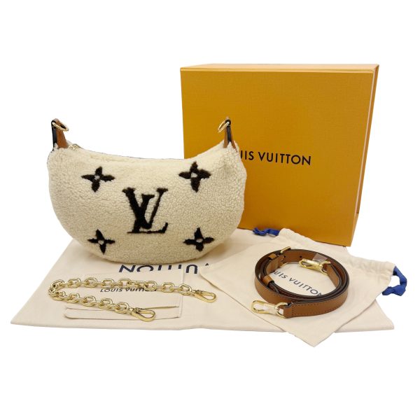 imgrc0092684760 LOUIS VUITTON LV SKI Over the Moon Chain Bag Monogram Giant