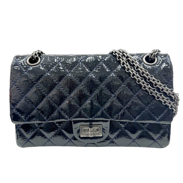 imgrc0092690339 CHANEL 255 Chain Shoulder Patent Leather Navy