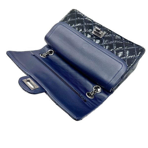 imgrc0092690349 CHANEL 255 Chain Shoulder Patent Leather Navy