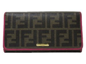 imgrc0094571262 Versace Black Bag Springsummer 2024