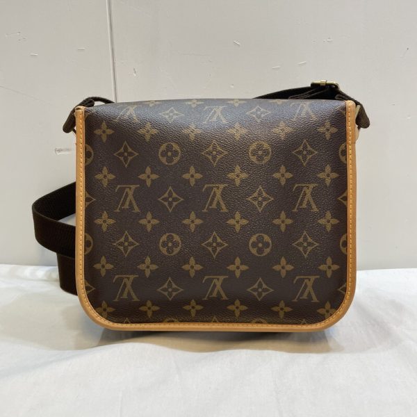 imgrc0094768401 Louis Vuitton Beaubourg MM Monogram Messenger Bag Brown