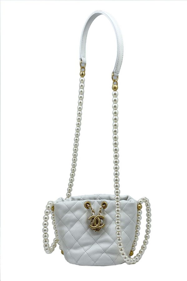 imgrc0094937661 CHANEL Pearl Chain Mini Shoulder Bag White