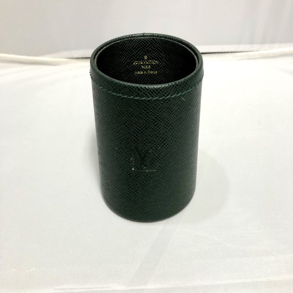 imgrc0094968998 Louis Vuitton Tube Crayon Taiga Pen Stand Green