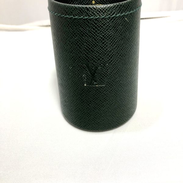 imgrc0094969000 Louis Vuitton Tube Crayon Taiga Pen Stand Green