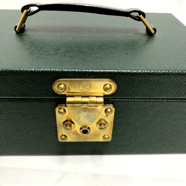 imgrc0094974611 LOUIS VUITTON Boite Atu Taiga Jewelry Case