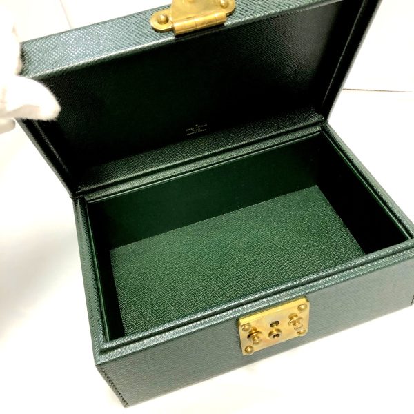 imgrc0094974613 LOUIS VUITTON Boite Atu Taiga Jewelry Case