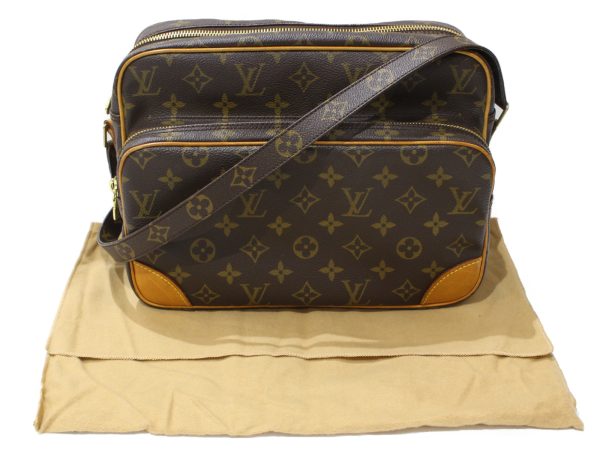 imgrc0095112821 Louis Vuitton Nile Shoulder Bag Monogram Brown