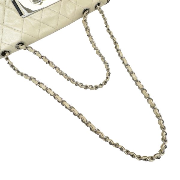 imgrc0095462677 CHANEL 255 Matelasse Shoulder Bag Calf Ivory