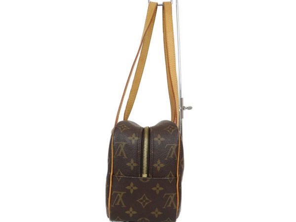 imgrc0095944551 Louis Vuitton Cite MM Shoulder Bag Monogram Brown