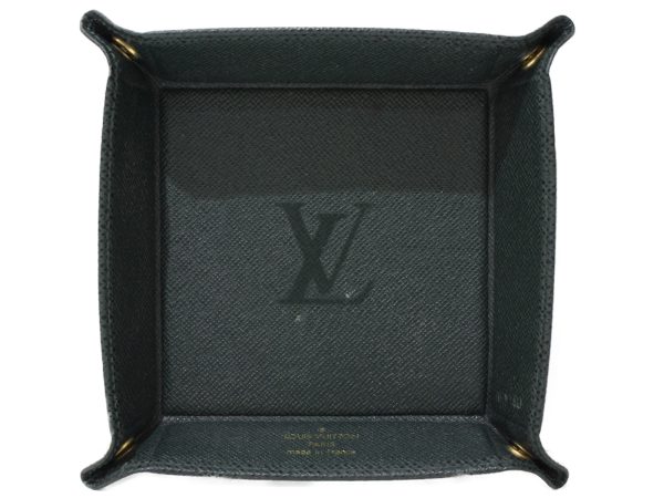 imgrc0096168461 Louis Vuitton Taiga Green Accessory Case Simple