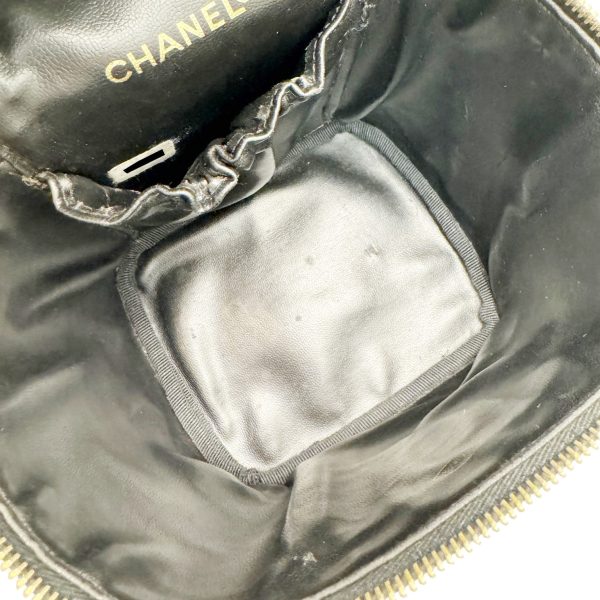 imgrc0096260048 CHANEL Vertical Vanity Bag Caviar Skin Black