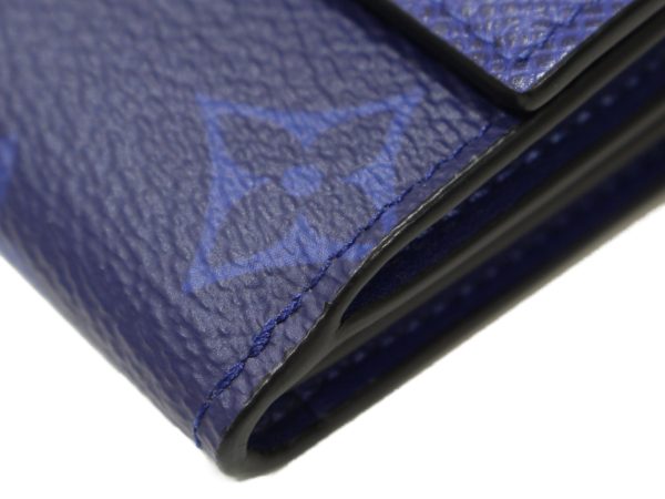 imgrc0096609952 Louis Vuitton Discovery Compact Wallet Cobalt Blue