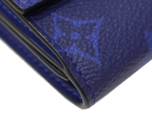 imgrc0096609954 Louis Vuitton Discovery Compact Wallet Cobalt Blue