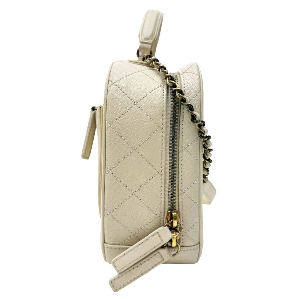 imgrc0096634410 CHANEL Vanity Bag Leather Ivory