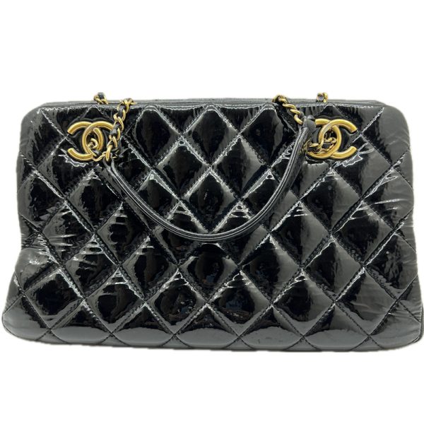 imgrc0096664620 CHANEL Chain Shoulder Bag Patent Enamel Black