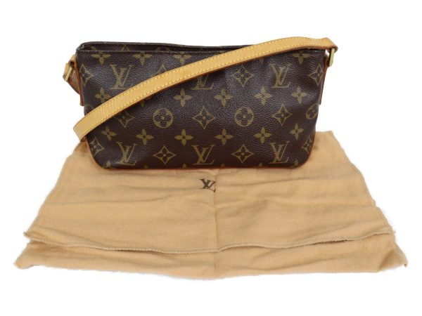 imgrc0096753033 Louis Vuitton Trotor Shoulder Bag Monogram Brown