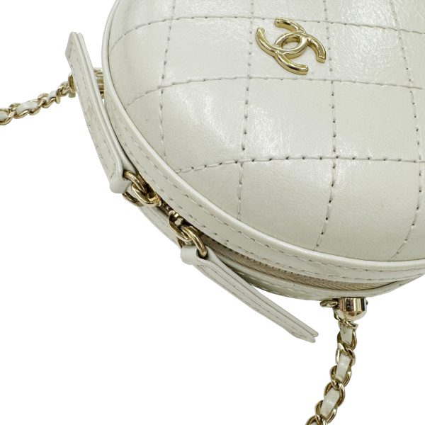 imgrc0096878803 CHANEL Mini Matelasse Shoulder Bag Leather Ivory