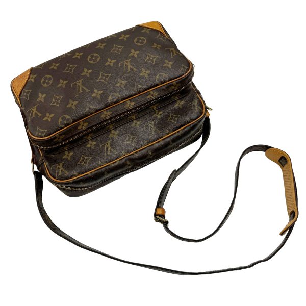 imgrc0096980923 LOUIS VUITTON Nile Shoulder Bag Monogram