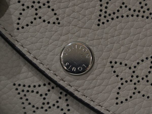 imgrc0097027405 Louis Vuitton Portefeuille Victorine Wallet Gray