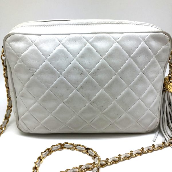 imgrc0097638692 Chanel Fringed Matelasse Chain Shoulder Bag White