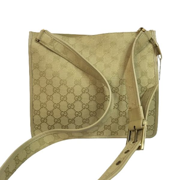 imgrc0099138797 Gucci GG Canvas Shoulder Bag GG Pattern Brown