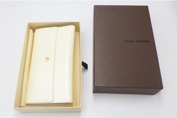 jj7092 6 Louis Vuitton Vernis Leather Porte Tresor Wallet Ivory