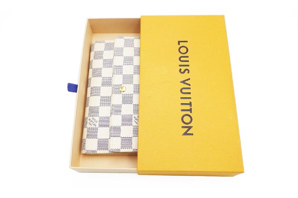 kbbyt7267 9 Louis Vuitton Damier Azur Portefeuille Sarah Wallet