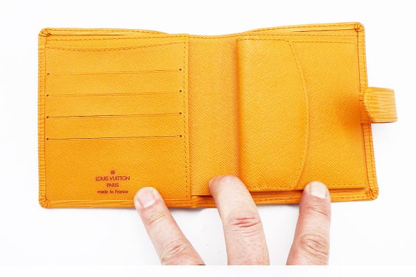 kdr8022 3 Louis Vuitton Epi Leather Porte Bier Wallet Orange