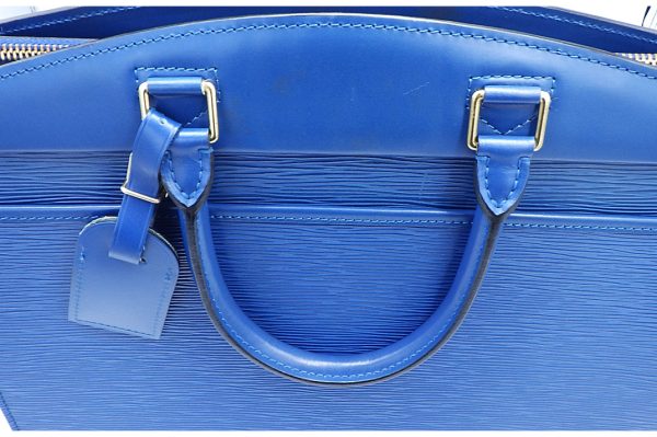 kkr7702 3 Louis Vuitton Epi Riviera Shoulder Bag Blue